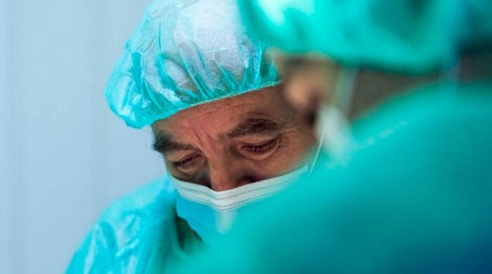 Médico está procesado por la muerte de paciente durante operación en Quito