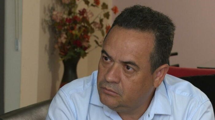 Periodista sentenciado a prisión tras recibir demanda de exasambleísta Pablo Muentes